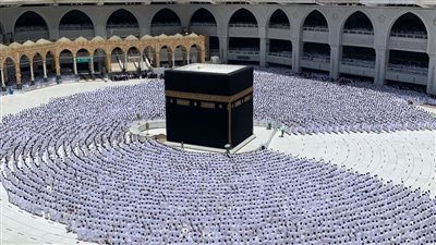 وزير السياحة والآثار يعتمد ضوابط العمرة لموسم 1444 هـجرية