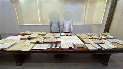 سقوط صاحب مكتبة وشقيقه يتاجران بالمخطوطات والكتب الأثرية في مدينة نصر 