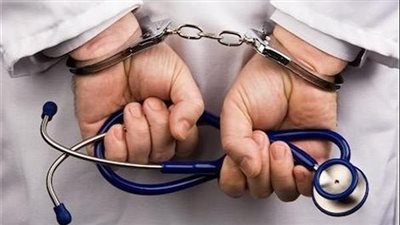 تفاصيل القبض على مسجل خطر لانتحال صفة طبيب بشري بالجيزة 