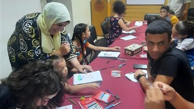 حزب المصريين الأحرار يطلق دورة تدريبية للصم على الرسم بمحافظة السويس