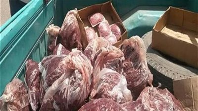 مباحث التموين تصادر 4 أطنان لحوم فاسدة داخل ثلاجة بالقاهرة