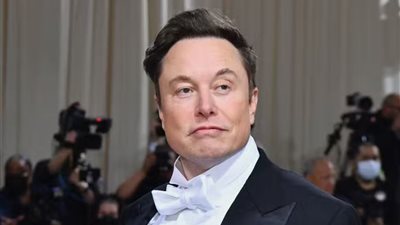 مفاجآة بعدد روبوتات تويتر قد تقلب صفقة إيلون ماسك رأسًا على عقب