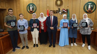  محافظ المنوفية يكرم أوائل شهادات الثانوية العامة والأزهرية والدبلومات الفنية 
