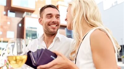 على الفيسبوك.. رجال يكشفون عن خوفهم من الارتباط بامرأة ناجحة