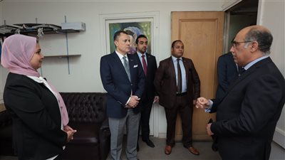 وزير السياحة والآثار يجتمع مع الرئيس التنفيذي للهيئة المصرية العامة للتنشيط السياحي