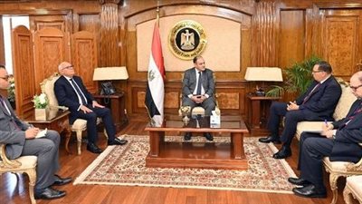 وزير التجارة يبحث مع محافظي بورسعيد والشرقية تعزيز فرص الاستثمار الصناعي بالمحافظتين