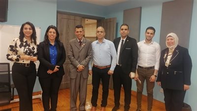 حزب المصريين الأحرار يحتفل بشاب من ذوي الهمم بعد إنهاء دراسته العلمية