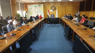 وزير القوى العاملة يُسلم تعويضات لأسر من العمالة غير المنتظمة ب4 محافظات