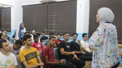 عفاف الكومي تلتقي مع الشباب في معسكر إعداد قادة المستقبل بالإسماعيلية 