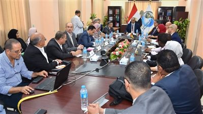 «الإسكان» توصيل الصرف الصحى لـ10 قرى وتوابعها بالأقصر