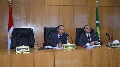 نائب محافظ المنيا يعقد اجتماعا لمتابعة أعمال لجان ضبط منظومة العمران 