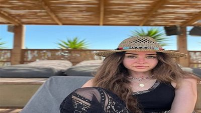 هنا الزاهد متهمة بسب أحد متابعيها (فيديو)