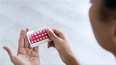 دراسة جديدة: النساء اللاتي يتناولن حبوب منع الحمل يواجهن تلك المشكلة!