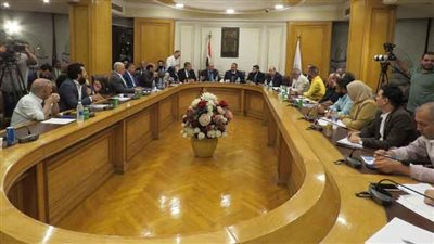 المستلزمات الطبية تبحث استمرار غياب واردات من استثناءات الاعتمادات المستندية