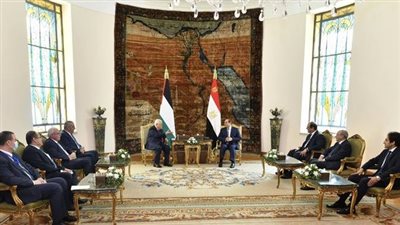 تفاصيل لقاء الرئيس السيسي بنظيره الفلسطيني بحضور عباس كامل| صور