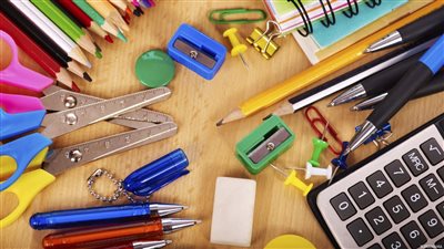 شعبة الأدوات المكتبية تتوقع بانخفاض أسعار المستلزمات المدرسية هذا العام