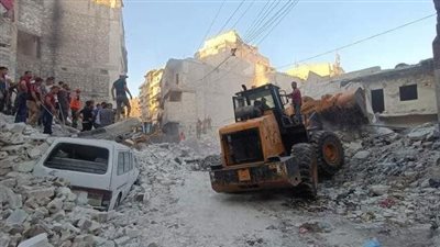 عشرة قتلى على الأقل بانهيار مبنى في حلب