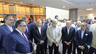 وزير التعليم العالي ومحافظ المنيا يتفقدان المستشفى الجامعي الجديد 