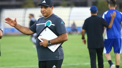 طارق العشري يقود مران سموحة الأول بحضور مجلس الإدارة