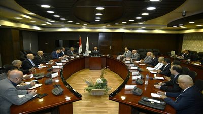 وزير النقل يكشف تفاصيل خطة تطوير 