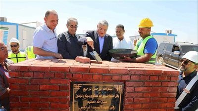 محافظ المنيا يضع حجر الأساس لمحطة صرف بني مزار 