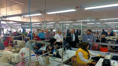 القوى العاملة: زيارة ميدانية في شركات ببني سويف للتوعية بالحقوق والواجبات