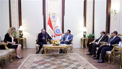 وزير الصحة يبحث مع سفير التشيك التعاون في مجال الصناعة والاستثمار الطبي 