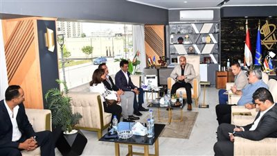 تفاصيل لقاء محافظ أسوان مع رئيس كبرى الشركات الكندية