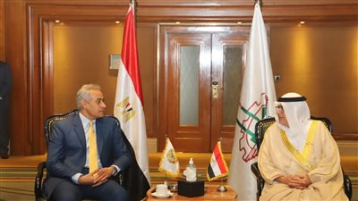 القوى العاملة تضع خططا جديدة لتوفير رعاية صحية واجتماعية للعمال