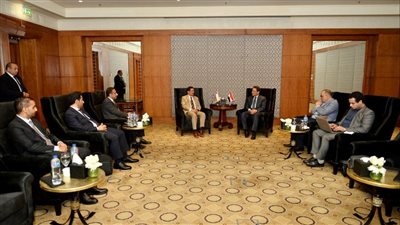 كرم جبر يدعو إلى وجود عمل عربي لمواجهة السوشيال ميديا والمنصات الإلكترونية «الكاذبة»