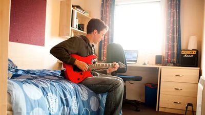 احتياجات غير ضرورية لا يجب أن يأخذها الطلاب الجدد للجامعة