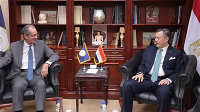 أحمد عيسي ووزير الإتصالات يتابعان مستجدات الموقف التنفيذى للمشروعات الخاصة بالتحول الرقمى 