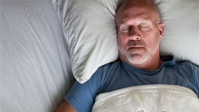 كيف تكون الكوابيس في منتصف العمر علامة على الإصابة بمرض الزهايمر؟