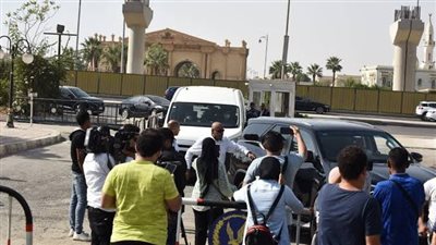 هل غاب «نور» نجل الفنان هشام سليم عن جنازة والده؟