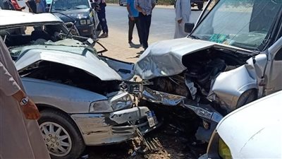 مصرع وإصابة 4 أشخاص في تصادم بالبحيرة 