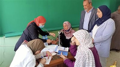 الكشف على 1174 من أهالي سمنود مجانا بقافلة جامعة طنطا الطبية