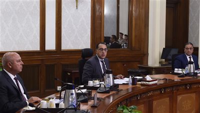 رئيس الوزراء يتابع الموقف التنفيذي لمنظومة النقل الذكي