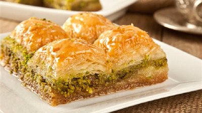 خطوات عمل البقلاوة على الطريقة اليونانية