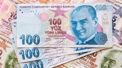 تراجع جديد لليرة التركية.. والبنوك تتدخل لدعم العملة مقابل الدولار