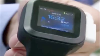 بكين تطلب من سائقي الحافلات ارتداء الأساور لمراقبة مشاعرهم وسط كوفيد