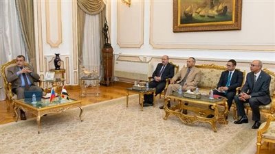 وزير الدولة للإنتاج الحربي يبحث مع السفير التشيكي تعزيز التعاون المشترك