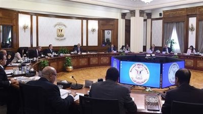 رئيس الوزراء يترأس اجتماع المجموعة الاقتصادية