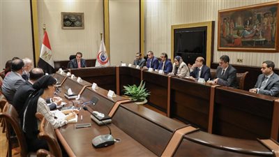 وزير الصحة يترأس الاجتماع الأول لمجلس مراقبة عمليات الدم