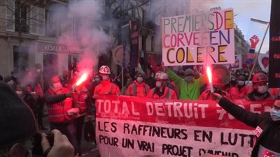 النقابات العمالية في فرنسا تدعو إلى إضرابات على مستوى البلاد