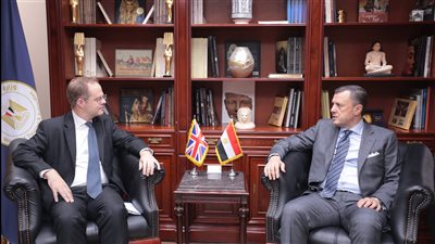 وزير السياحة والآثار وسفير فرنسا بالقاهرة يبحثان تعزيز سبل التعاون المشترك 