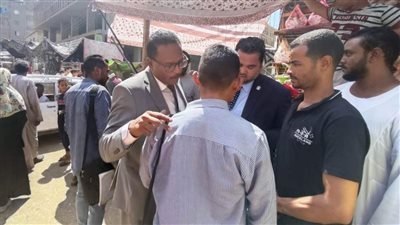 حملة لحماية المستهلك تكشف بلاوي في محلات أسوان