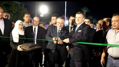 وزير السياحة والآثار ومحافظ البحر الأحمر يفتتحان أعمال التطوير بأكبر ممشى سياحي بالغردقة 