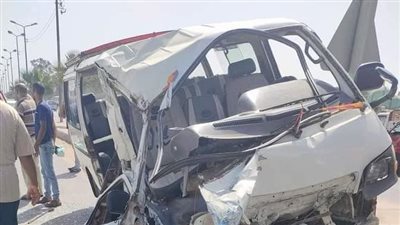 إصابة عدد من الأشخاص إثر انقلاب سيارة ميكروباص بدمنهور 