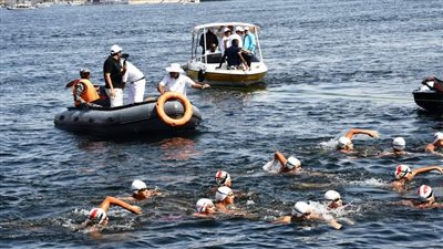 محافظ أسوان يعطى إشارة البدء لانطلاق سباق النيل لبطولة الصعيد