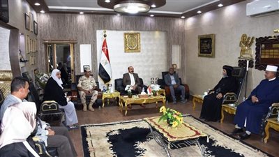 محافظ أسوان يقدم التهنئة للرئيس السيسي ولرجال القوات المسلحة بالقطاع العسكري